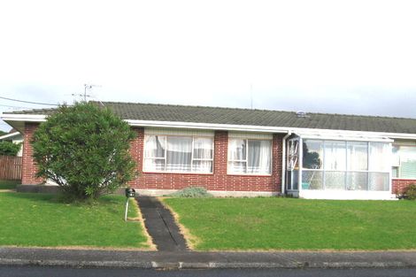 Photo of property in 3/2 Vodanovich Road, Te Atatu South, Auckland, 0610