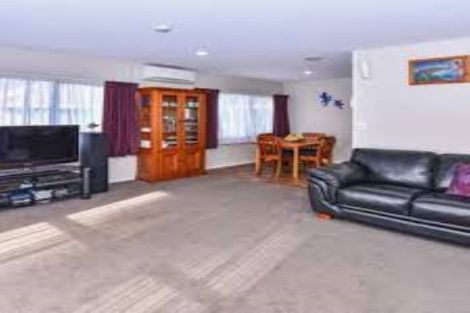 Photo of property in 130 Great South Road, Takanini, 2112