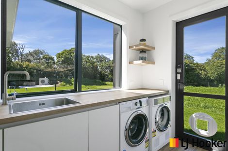 Photo of property in 32 Okaia Drive, Kinloch, Taupo, 3377