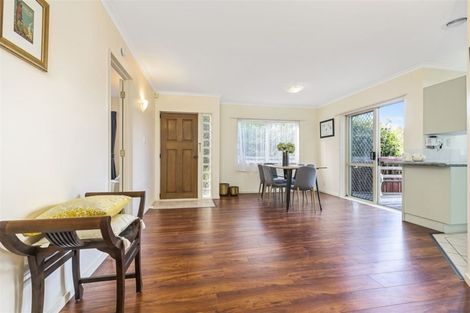 Photo of property in 6a Fayette Place, Te Atatu South, Auckland, 0610