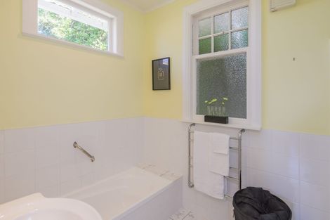 Photo of property in 9 Thorby Street, Northland, Wellington, 6012