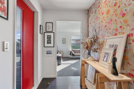 Photo of property in 92 Mcmahon Drive, Aidanfield, Christchurch, 8025