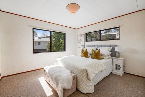 Photo of property in 11 Felicity Place, Unsworth Heights, Auckland, 0632