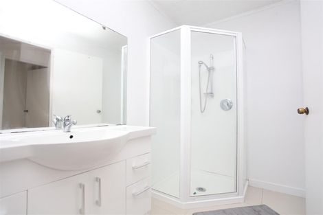 Photo of property in 139 Bucklands Beach Road, Bucklands Beach, Auckland, 2012