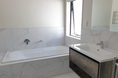 Photo of property in 77 Bellbird Street, Papakura, 2110