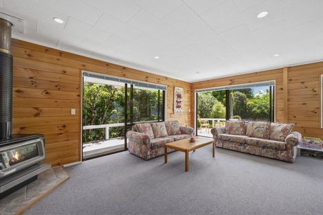 Photo of property in 16 Irwin Place, Kinloch, Taupo, 3377