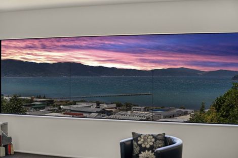 Photo of property in 18 Korokoro Road, Korokoro, Lower Hutt, 5012