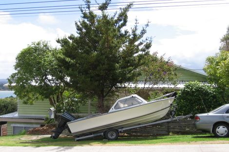 Photo of property in 47 Island Bay Road, Beach Haven, Auckland, 0626