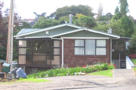 Photo of property in 23 Robert Burke Place, Henderson, Auckland, 0612