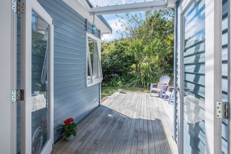 Photo of property in 24 Queens Road, Waikanae Beach, Waikanae, 5036