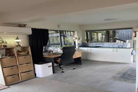 Photo of property in 1/51b Sunset Road, Totara Vale, Auckland, 0632