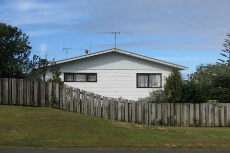Photo of property in 29 Hauraki Road, Leigh, 0985