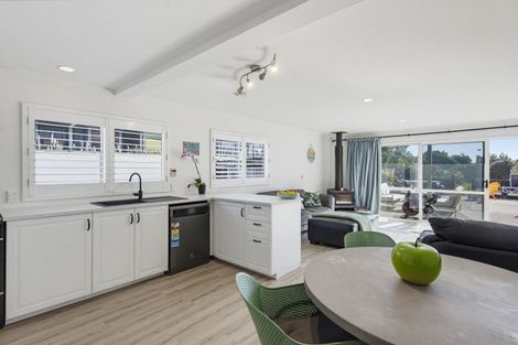 Photo of property in 11 Rodney Avenue, Te Horo Beach, Otaki, 5581