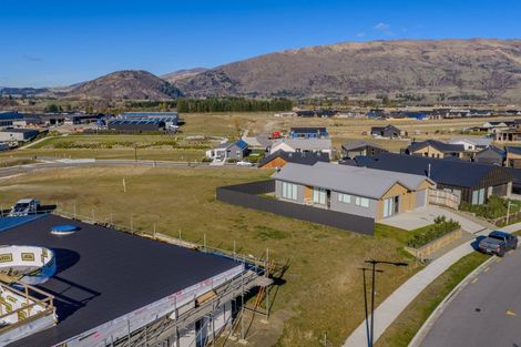 Photo of property in 55 Doug Ledgerwood Drive, Wanaka, 9305