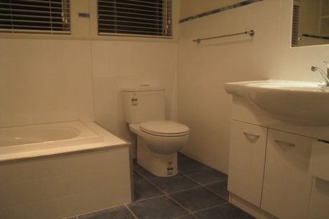 Photo of property in 25 Universal Drive, Henderson, Auckland, 0610