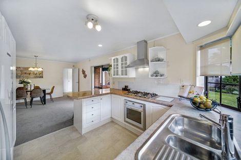 Photo of property in 2/32 Headcorn Place, Botany Downs, Auckland, 2010