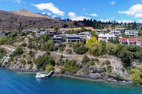 Photo of property in 11 Mincher Road, Kelvin Heights, Queenstown, 9300