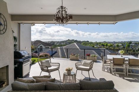 Photo of property in 15 Meadowbank Rise, Bethlehem, Tauranga, 3110
