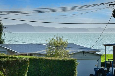 Photo of property in 63 Tindalls Bay Road, Tindalls Beach, Whangaparaoa, 0930