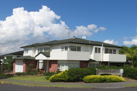 Photo of property in 25 Whiting Grove, West Harbour, Auckland, 0618