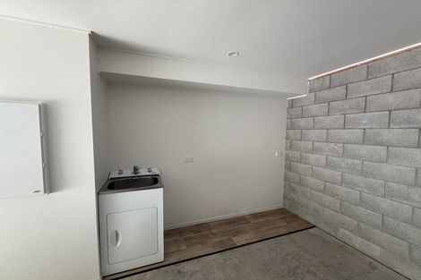 Photo of property in 106a Glanmire Road, Newlands, Wellington, 6037