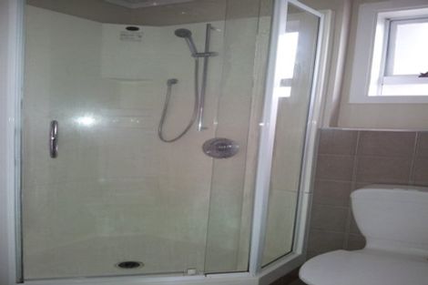 Photo of property in 2/9 Hamilton Road, Papatoetoe, Auckland, 2025