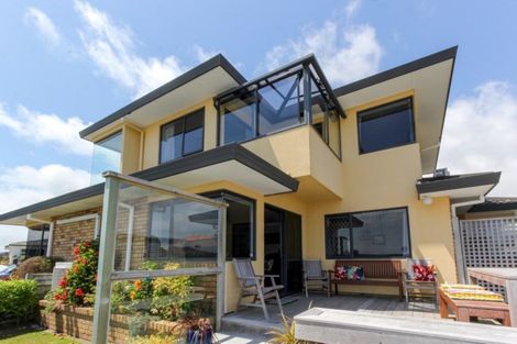 Photo of property in 20 Kellyville Heights, Merrilands, New Plymouth, 4312