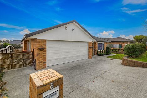 Photo of property in 8 Toledo Avenue, Henderson, Auckland, 0612