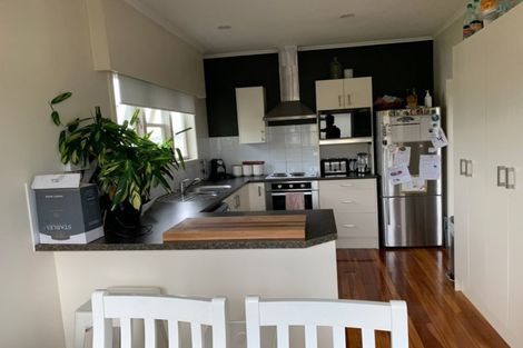 Photo of property in 1/1 Quebec Road, Milford, Auckland, 0620