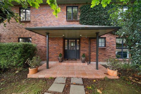 Photo of property in 16 Len Garlick Place, Pahurehure, Papakura, 2113