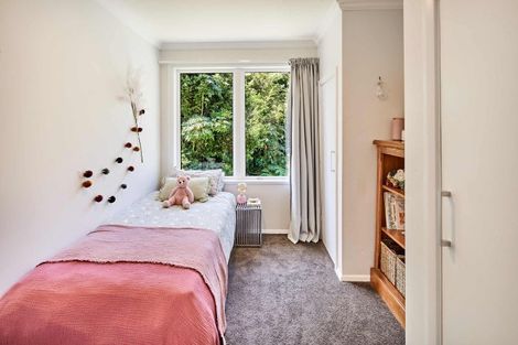 Photo of property in 2 Huia Road, Days Bay, Lower Hutt, 5013