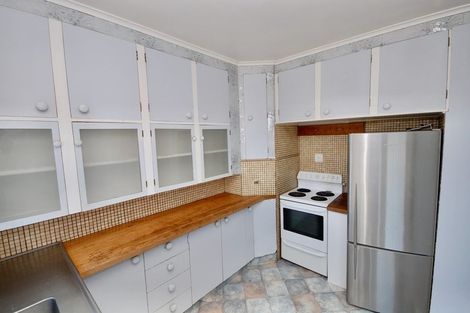 Photo of property in 94 Ocean View Road, Northcote, Auckland, 0627