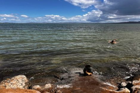 Photo of property in 42 Karoro Road, One Tree Point, 0118