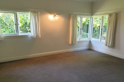 Photo of property in 96 Havelock Road, Havelock North, 4130