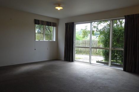 Photo of property in 198 Newlands Road, Newlands, Wellington, 6037