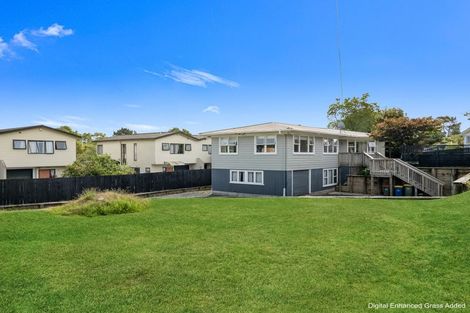 Photo of property in 10 Awaroa Road, Sunnyvale, Auckland, 0612