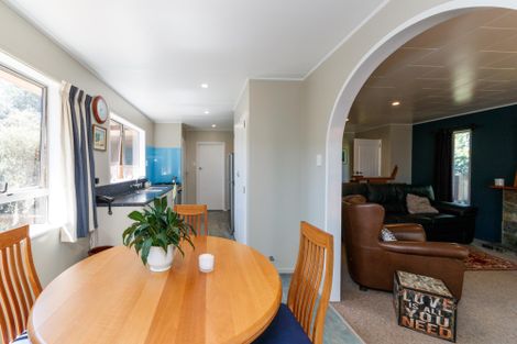 Photo of property in 3 Adams Place, Kelvin Grove, Palmerston North, 4414
