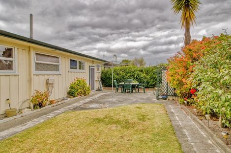 Photo of property in 2 Bennett Place, Onekawa, Napier, 4110