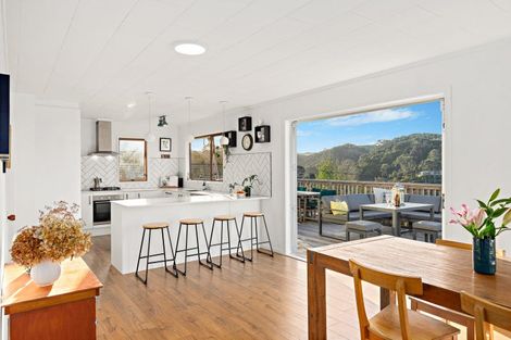 Photo of property in 18 Harbour View Road, Leigh, 0985