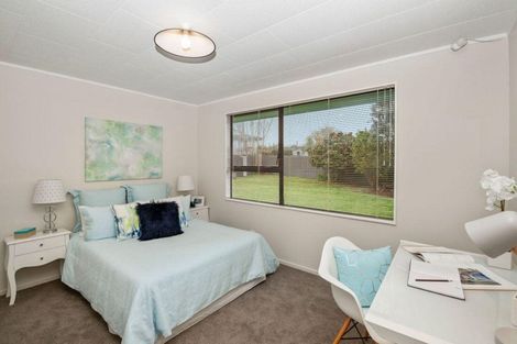 Photo of property in 9 Moxham Grove, Massey, Auckland, 0614