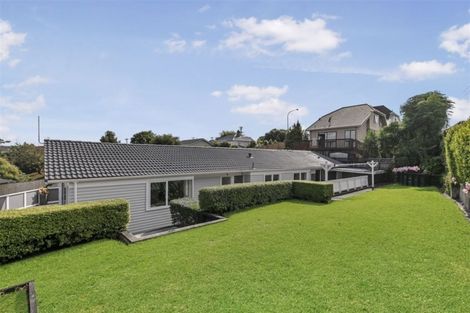 Photo of property in 6 Stott Avenue, Birkdale, Auckland, 0626