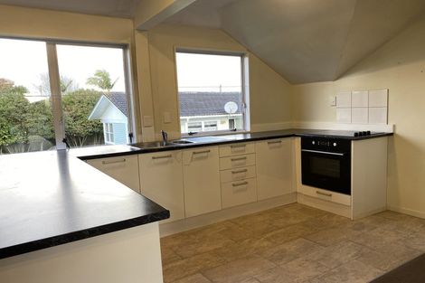 Photo of property in 61 Gloria Avenue, Te Atatu Peninsula, Auckland, 0610