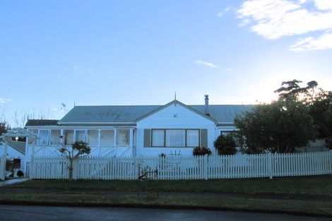 Photo of property in 15 Hurstbourn Priors, Goodwood Heights, Auckland, 2105