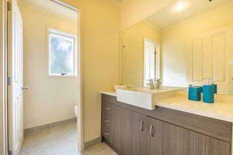 Photo of property in 1 George Deane Place, Greenhithe, Auckland, 0632