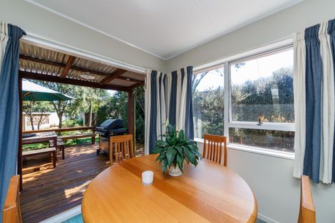 Photo of property in 3 Adams Place, Kelvin Grove, Palmerston North, 4414