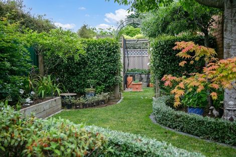 Photo of property in 6 Abergeldie Way, Cambridge, 3434