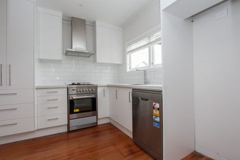 Photo of property in 11 Wilson Street, Hamilton East, Hamilton, 3216