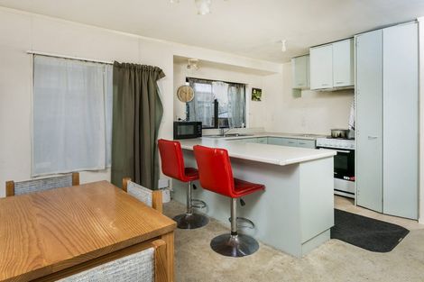 Photo of property in 2/62 Tonar Street, Northcote, Auckland, 0627