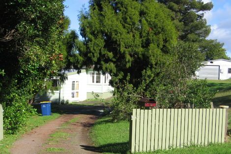 Photo of property in 49 Victory Road, Laingholm, Auckland, 0604