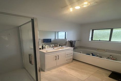 Photo of property in 121 Chivalry Road, Glenfield, Auckland, 0629